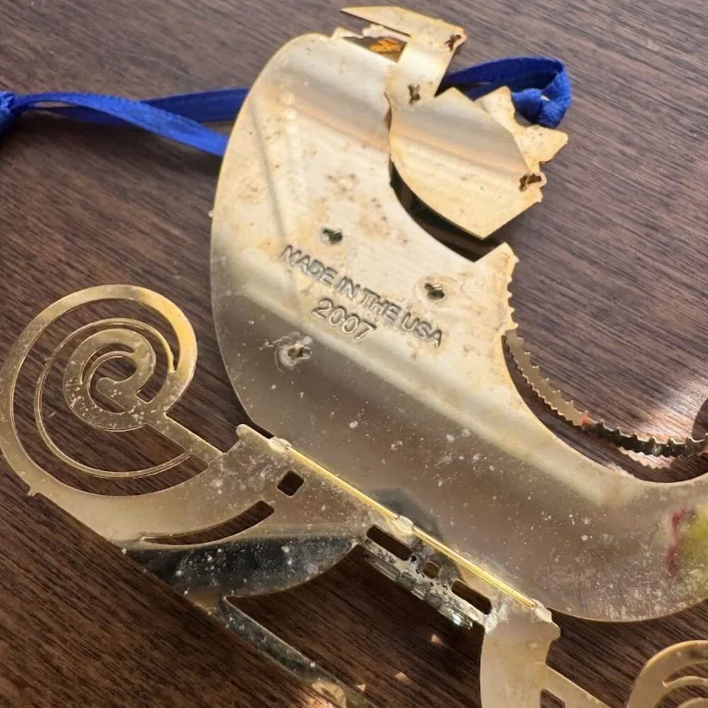 US Secret Service Christmas Ornament Sleigh and Presents Gold 2007